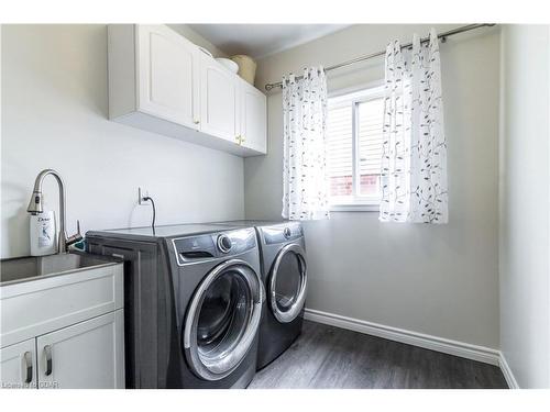 43 Chipcase Court, Cambridge, ON - Indoor Photo Showing Laundry Room
