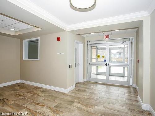 207-2 Colonial Drive, Guelph, ON - Indoor Photo Showing Other Room