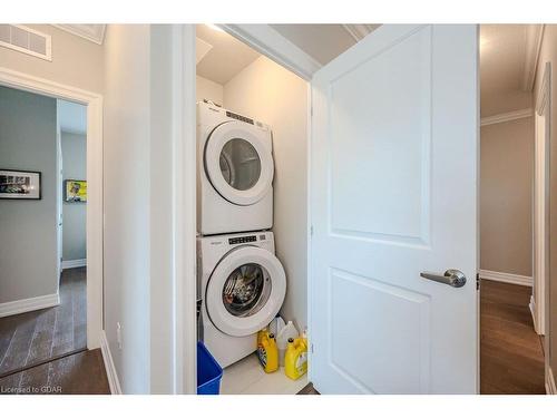 604-1880 Gordon Street, Guelph, ON - Indoor Photo Showing Laundry Room