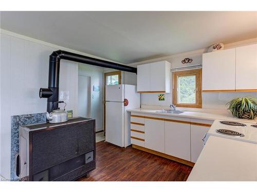 65 Third Line, Belwood, ON - Indoor Photo Showing Kitchen With Double Sink