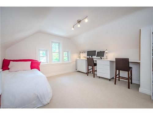 19 Liverpool Street, Guelph, ON - Indoor Photo Showing Bedroom