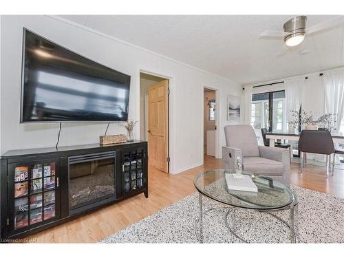 16 Third Line Road, Belwood, ON - Indoor Photo Showing Living Room