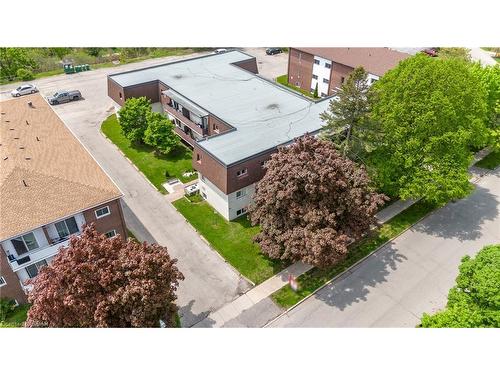 102-53 Conroy Crescent, Guelph, ON - Outdoor