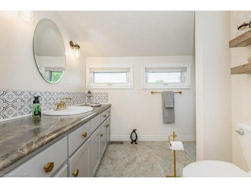 47 Wimbledon Road, Guelph, ON - Indoor Photo Showing Bathroom