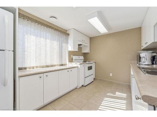 203-645 St David Street S, Fergus, ON - Indoor Photo Showing Kitchen