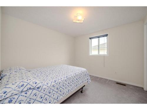 47 Bond Court, Guelph, ON - Indoor Photo Showing Bedroom