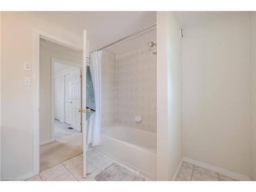 47 Bond Court, Guelph, ON - Indoor Photo Showing Bathroom