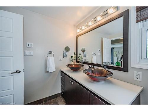 251 West Acres Drive, Guelph, ON - Indoor Photo Showing Bathroom