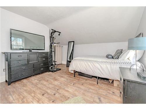 174 Arthur St N, Guelph, ON - Indoor Photo Showing Bedroom