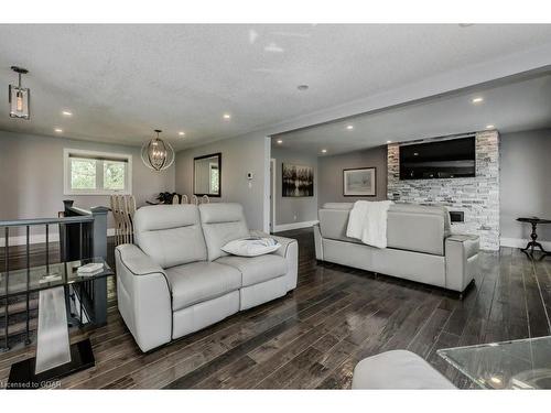 5954 Wellington Rd 7, Guelph, ON - Indoor Photo Showing Living Room