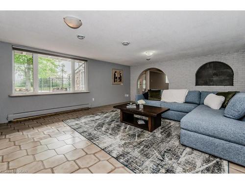 5954 Wellington Rd 7, Guelph, ON - Indoor Photo Showing Living Room