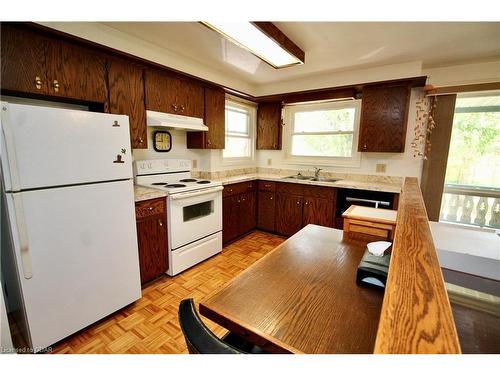 7048 Highway 6 Highway, Tobermory, ON - Indoor Photo Showing Kitchen With Double Sink