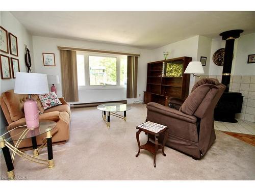 7048 Highway 6 Highway, Tobermory, ON - Indoor Photo Showing Living Room