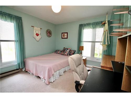7048 Highway 6 Highway, Tobermory, ON - Indoor Photo Showing Bedroom
