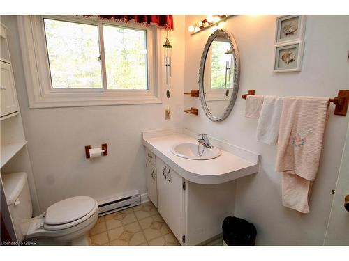 7048 Highway 6 Highway, Tobermory, ON - Indoor Photo Showing Bathroom