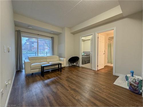 112-7 Kay Crescent, Guelph, ON - Indoor