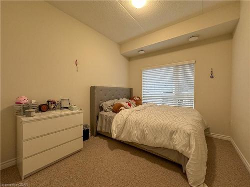 112-7 Kay Crescent, Guelph, ON - Indoor Photo Showing Bedroom