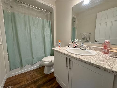 112-7 Kay Crescent, Guelph, ON - Indoor Photo Showing Bathroom