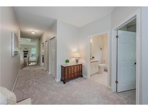 49 Cherry Blossom Circle, Guelph, ON - Indoor Photo Showing Other Room