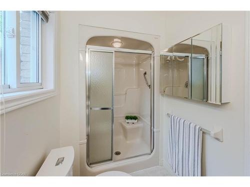 49 Cherry Blossom Circle, Guelph, ON - Indoor Photo Showing Bathroom