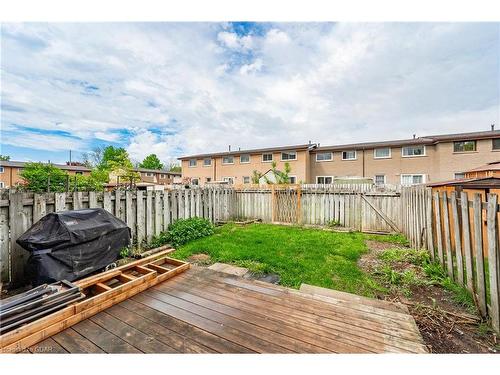 60-443 Victoria Road N, Guelph, ON - Outdoor With Backyard