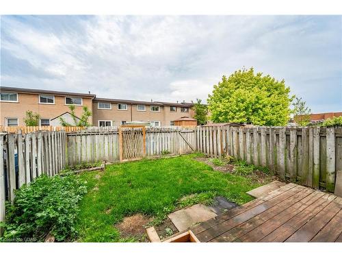 60-443 Victoria Road N, Guelph, ON - Outdoor With Backyard