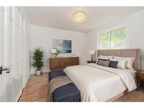 369 West Acres Drive, Guelph, ON - Indoor Photo Showing Bedroom