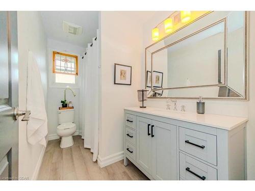 30 Upton Crescent, Guelph, ON - Indoor Photo Showing Bathroom