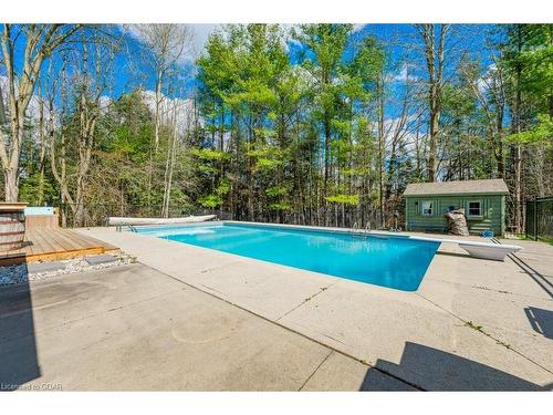 4098 Darkwood Road, Puslinch, ON - Outdoor With In Ground Pool