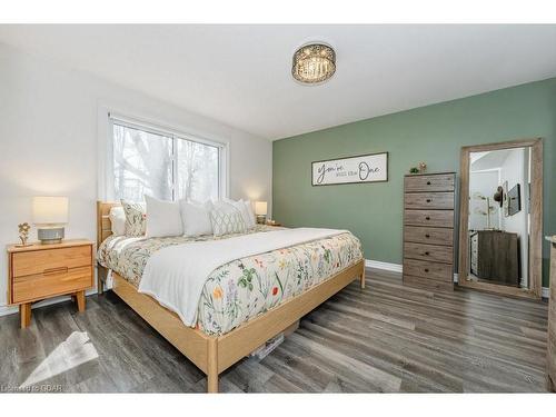 4098 Darkwood Road, Puslinch, ON - Indoor Photo Showing Bedroom