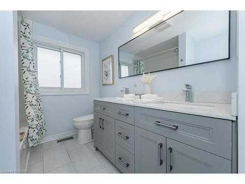 4098 Darkwood Road, Puslinch, ON - Indoor Photo Showing Bathroom