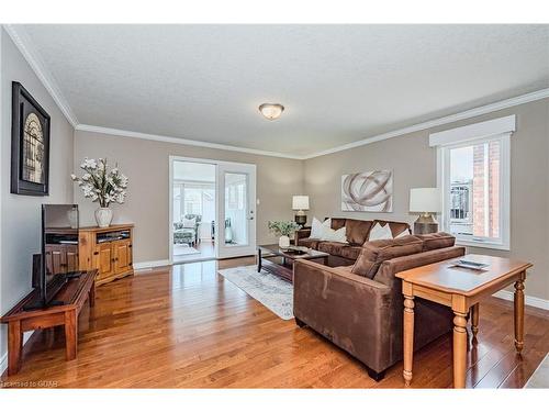 22 Washburn Drive, Guelph, ON - Indoor Photo Showing Living Room