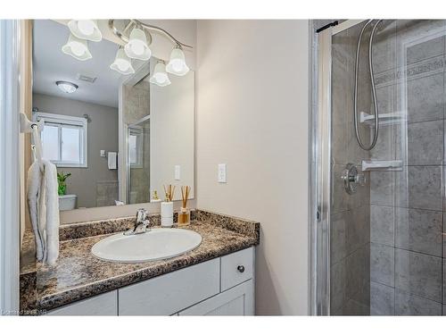 22 Washburn Drive, Guelph, ON - Indoor Photo Showing Bathroom