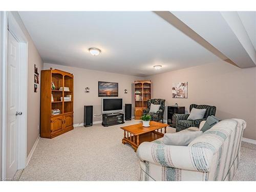 22 Washburn Drive, Guelph, ON - Indoor Photo Showing Living Room