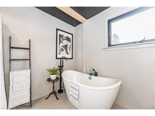 65 Cedar Street, Guelph, ON - Indoor Photo Showing Bathroom