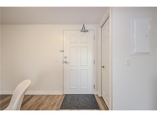 206-7 Kay Crescent, Guelph, ON - Indoor Photo Showing Other Room