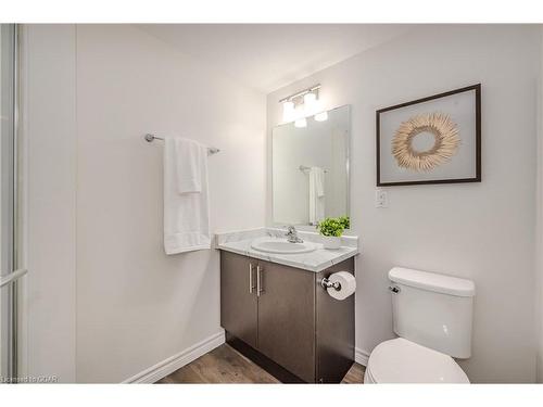 206-7 Kay Crescent, Guelph, ON - Indoor Photo Showing Bathroom