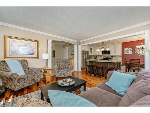 22 Carrington Place, Guelph, ON - Indoor Photo Showing Living Room