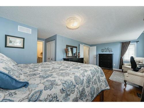 22 Carrington Place, Guelph, ON - Indoor Photo Showing Bedroom