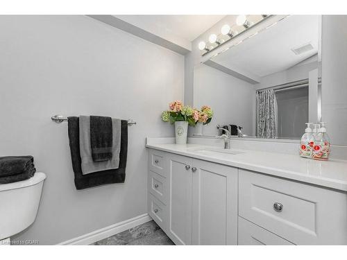 22 Carrington Place, Guelph, ON - Indoor Photo Showing Bathroom