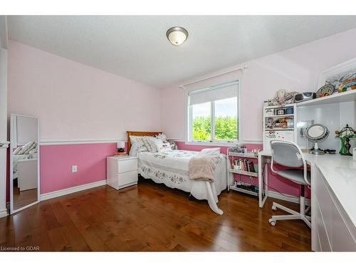 22 Carrington Place, Guelph, ON - Indoor Photo Showing Bedroom