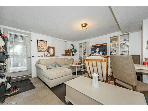 22 Carrington Place, Guelph, ON - Indoor Photo Showing Living Room