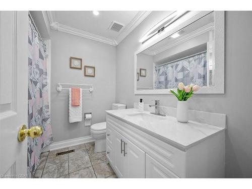 6059 Gemini Crescent, Mississauga, ON - Indoor Photo Showing Bathroom