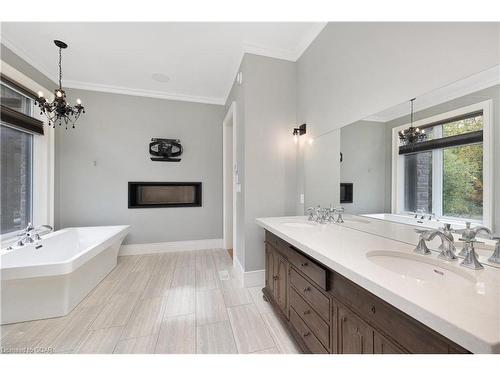 505 Morrison Road, Kitchener, ON - Indoor Photo Showing Bathroom