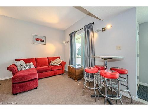 5072 Wellington Rd 32, Guelph, ON - Indoor Photo Showing Living Room