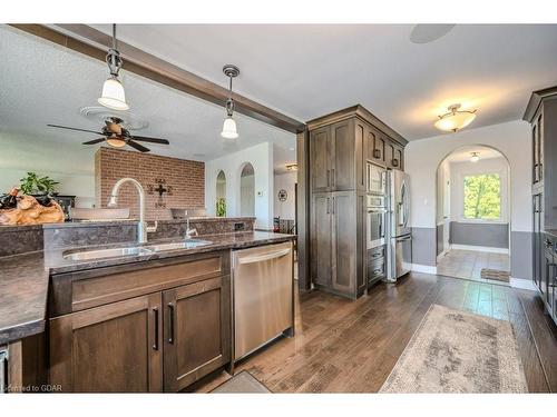 5072 Wellington Rd 32, Guelph, ON - Indoor Photo Showing Kitchen