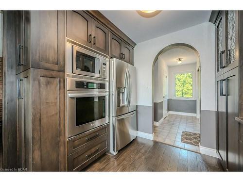 5072 Wellington Rd 32, Guelph, ON - Indoor Photo Showing Kitchen