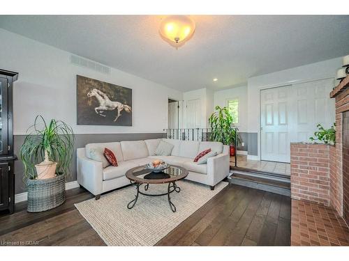 5072 Wellington Rd 32, Guelph, ON - Indoor Photo Showing Living Room