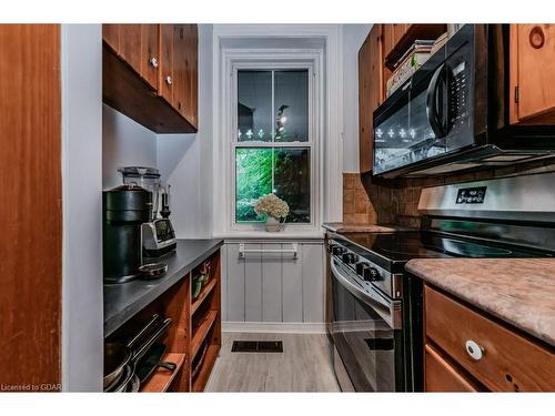 8292 Wilson Street, Guelph/Eramosa, ON - Indoor Photo Showing Kitchen