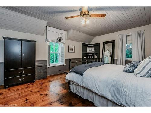 8292 Wilson Street, Guelph/Eramosa, ON - Indoor Photo Showing Bedroom